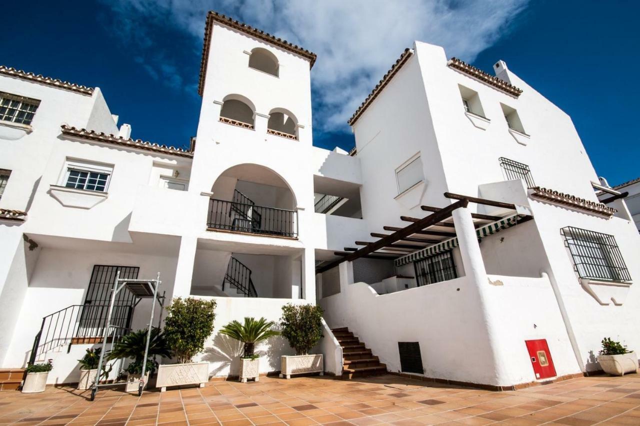 Puerto De La Duquesa Beach Apartment Castillo de Sabinillas Εξωτερικό φωτογραφία