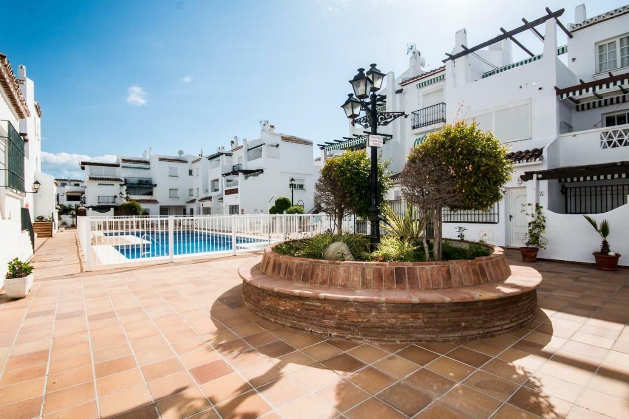 Puerto De La Duquesa Beach Apartment Castillo de Sabinillas Εξωτερικό φωτογραφία
