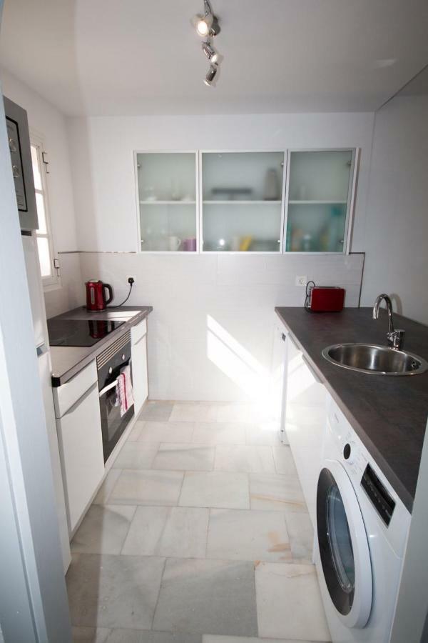 Puerto De La Duquesa Beach Apartment Castillo de Sabinillas Εξωτερικό φωτογραφία